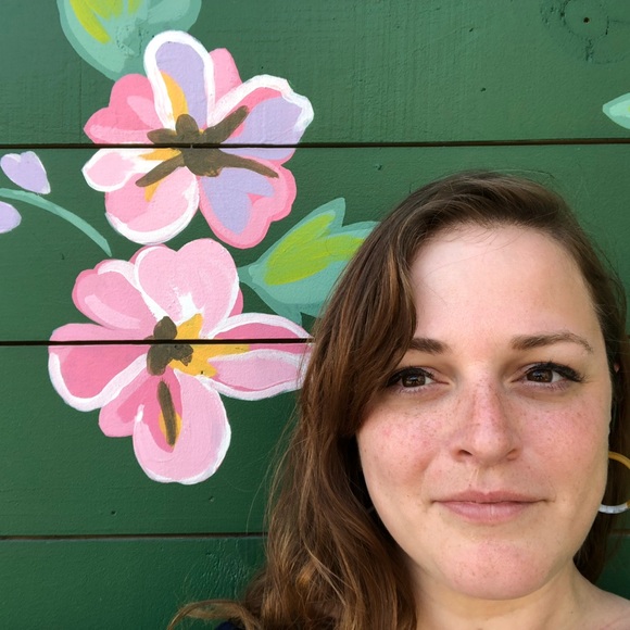 Meet your Posher, Andrea - Picture 1 of 1